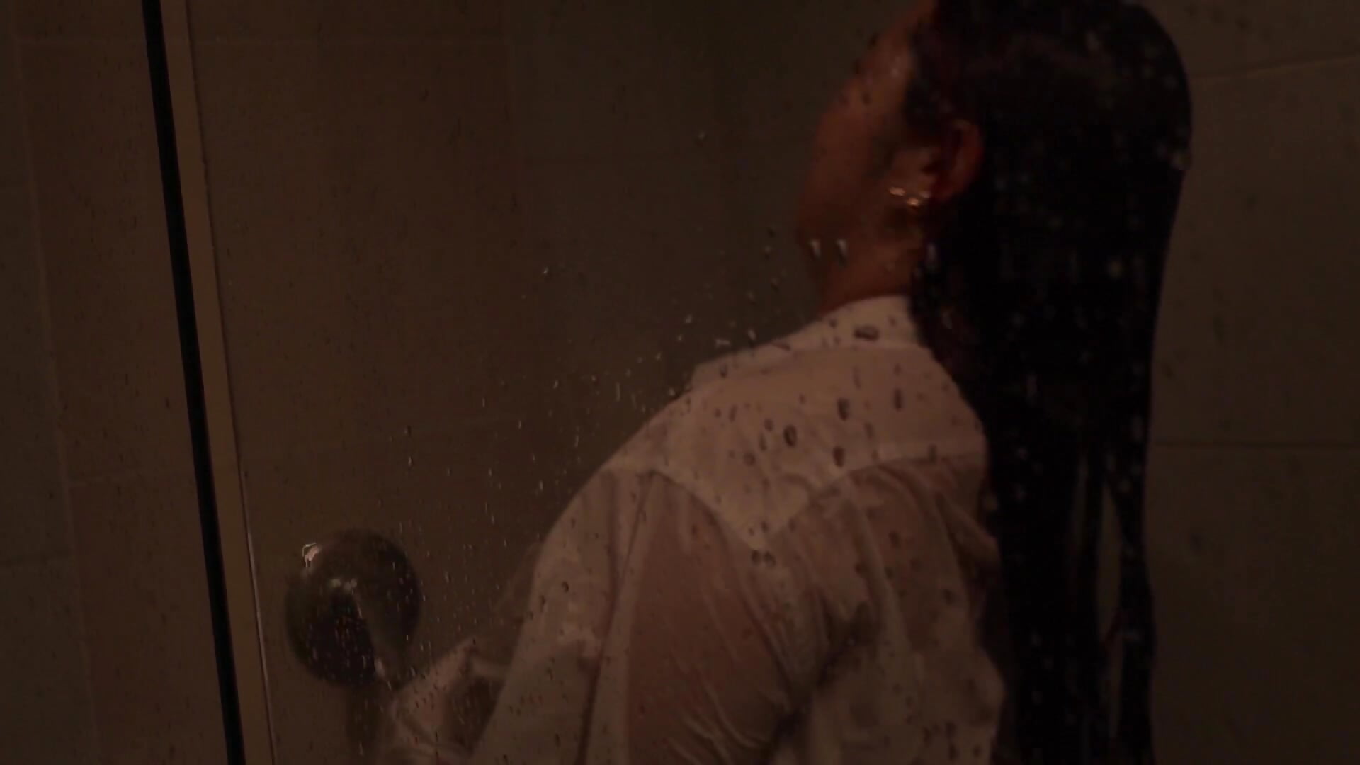 Shower + POV - video di juicy_led_