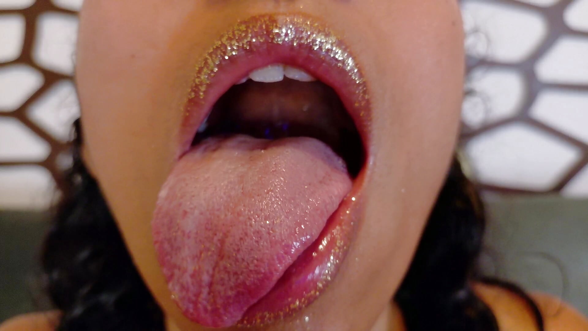 Mouth fetish - video by taty_miller cam model