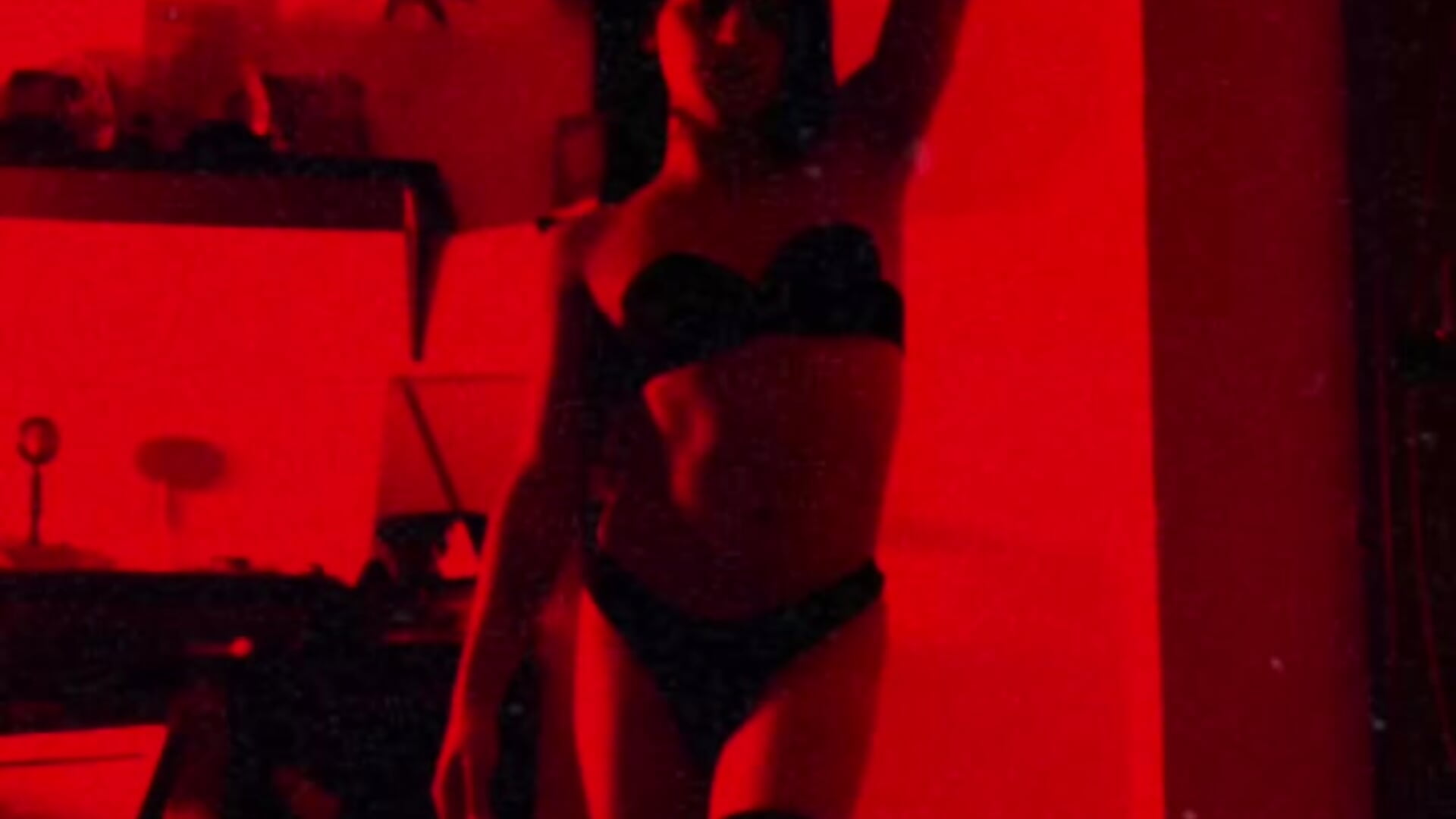 My Delicious Body 🍒 - فيديو من Aaron_Darkus موديل الكام