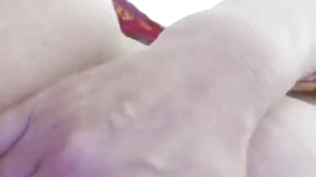 Squirt in Office - Vídeo de BriannaEllams, modelo de vídeos