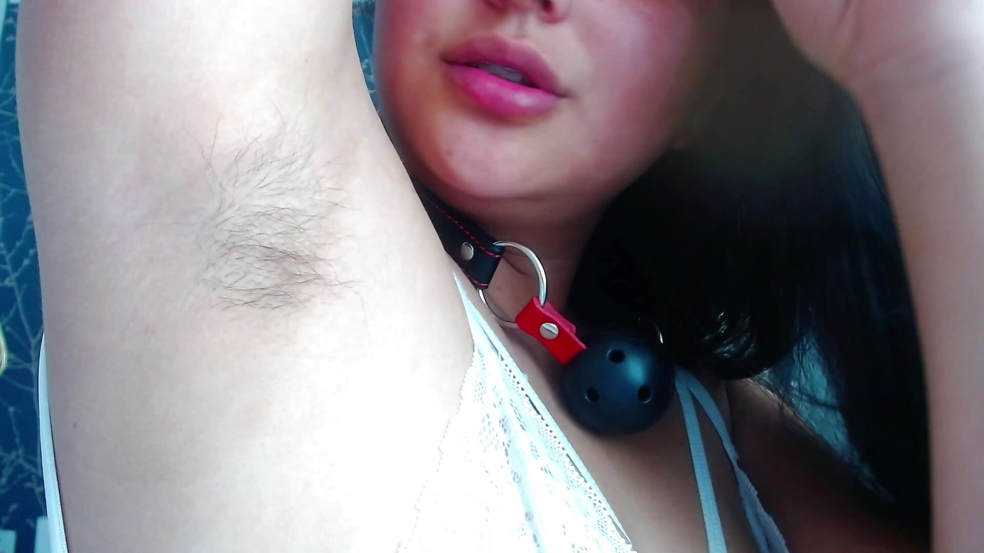 A few kisses to my hairy armpits - video by scarlleth_ cam model