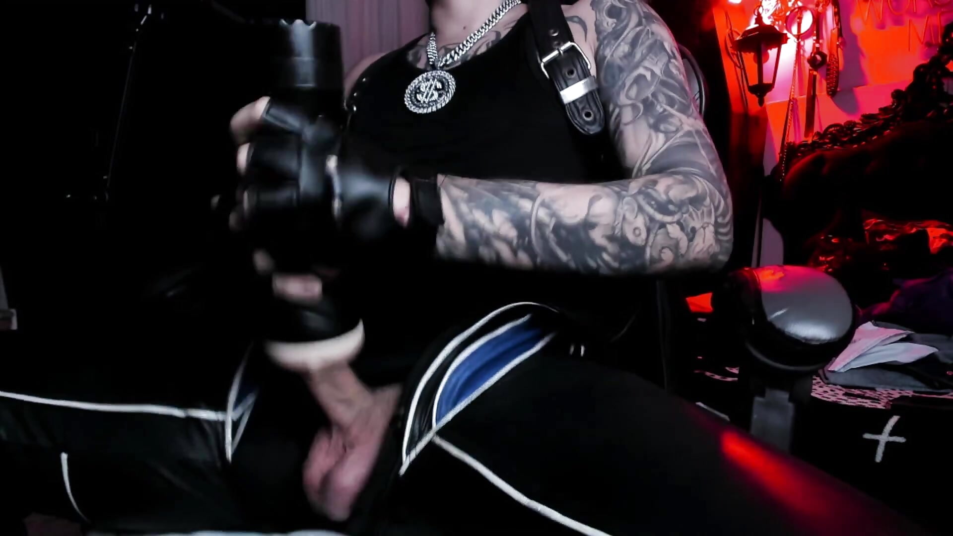 FUCKING MY MASTURBATOR SO HARD - video by allanhurtss cam model