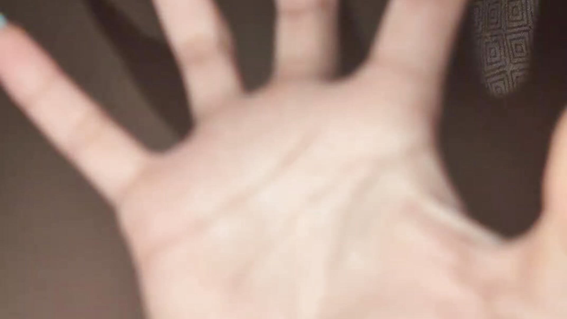Uñas largas grises 🥴 — filmik Lenakirbyss, modela(-lki) na kamerkach