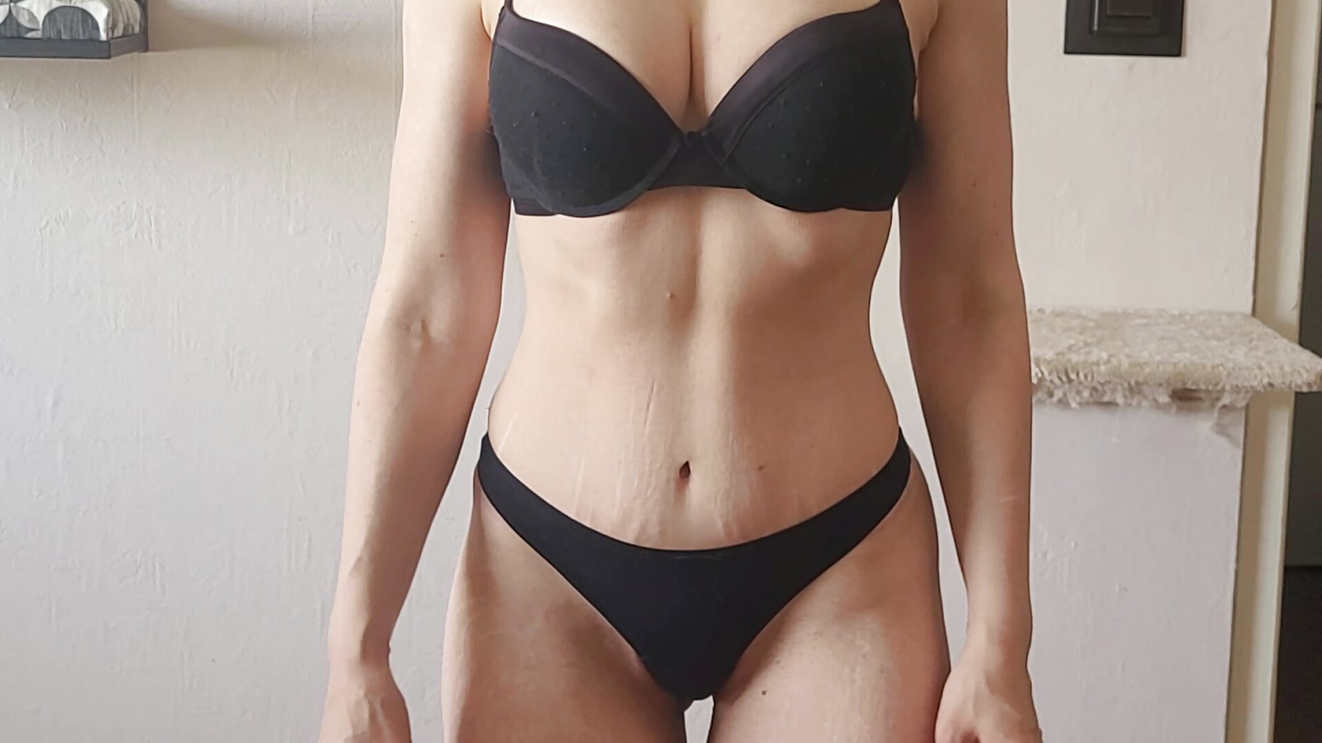 20250611_135335.mp4 - video by Larawinters cam model