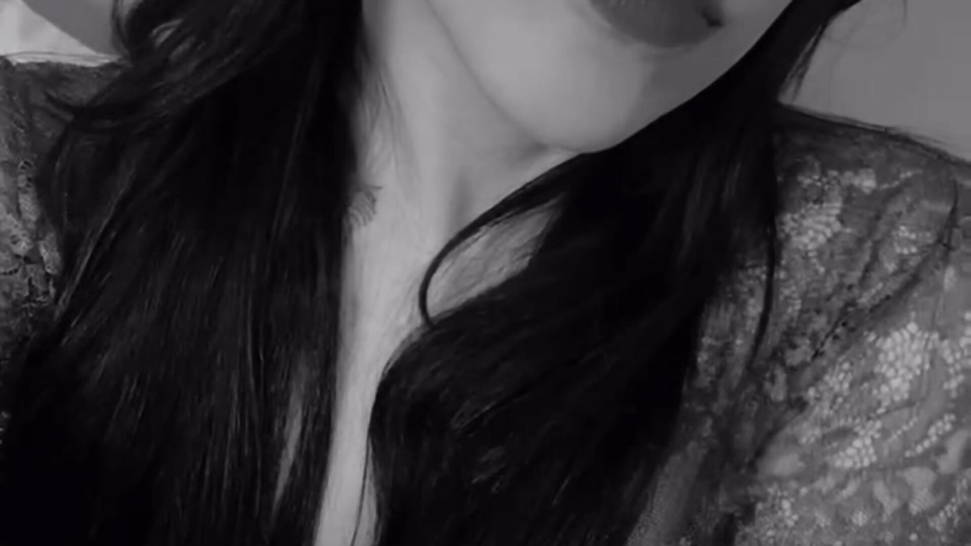 Im feeling so naughty tonight 🫦 - littleebluee 캠 모델의 동영상