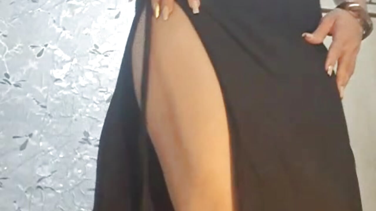 My legs invite you to get lost slowly, while my feet guide you to the desire that you will not be ab - vidéo du modèle de showcams Samantabrown_