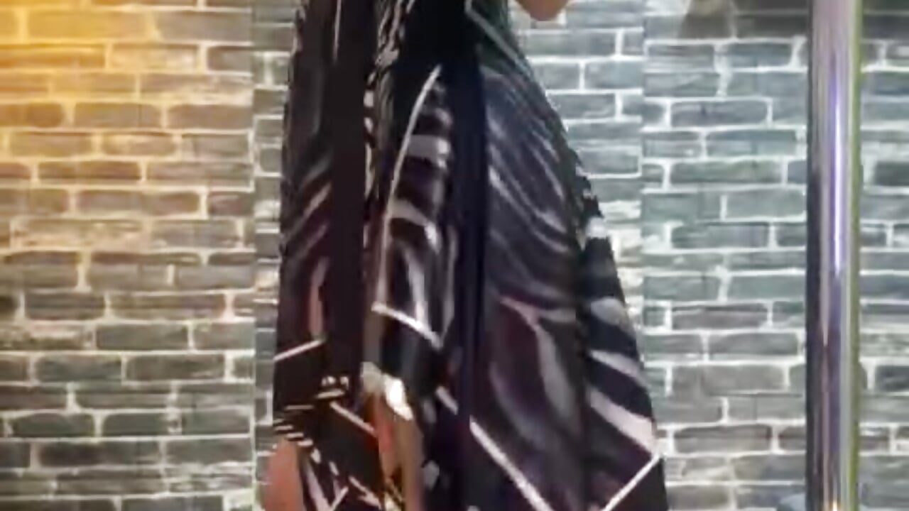 mmmmmm Remove your clothes while I dance - video by Samantabrown_ cam model