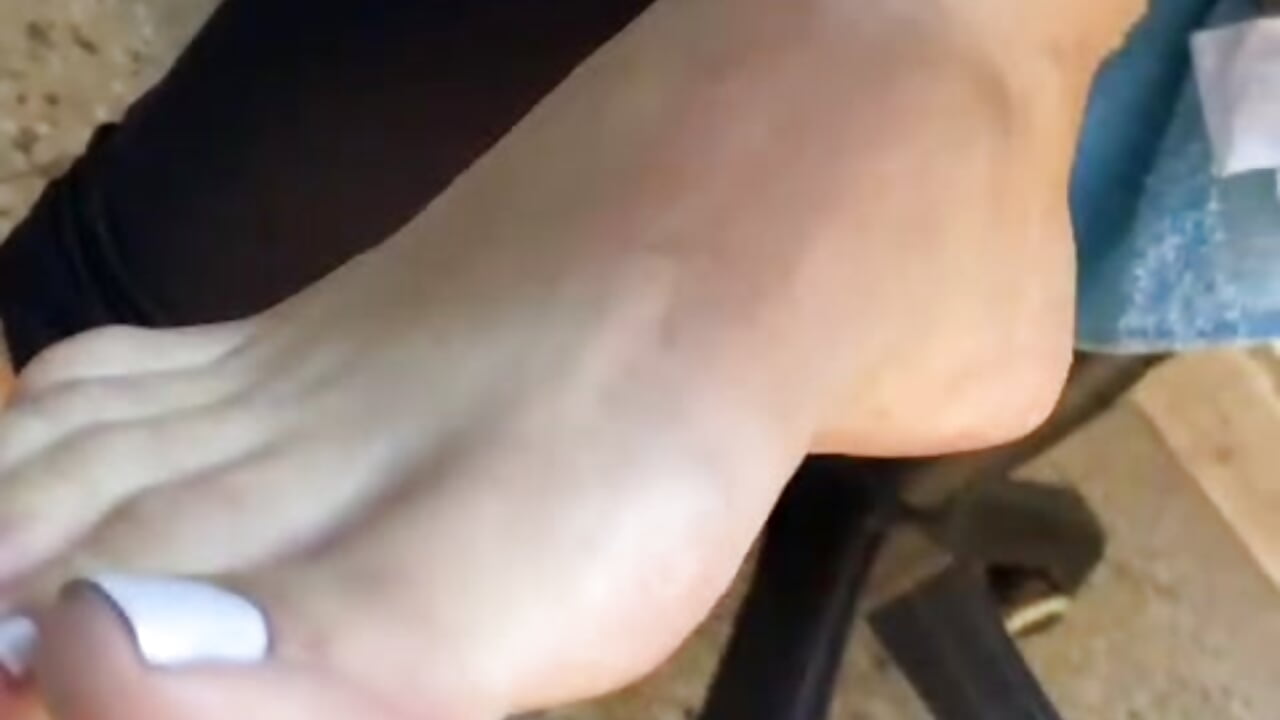 do you like my feet? - vidéo du modèle de showcams Samantabrown_