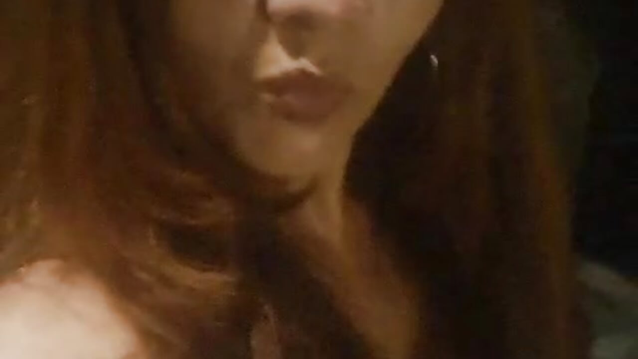 come to work, do you like my face honey? - vidéo du modèle de showcams Samantabrown_