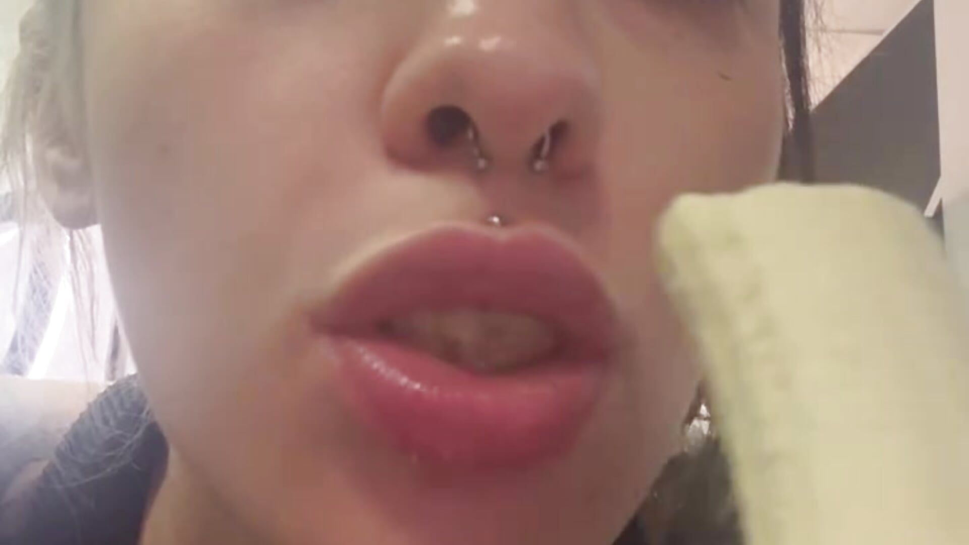 I have fun while they are doing a tattoo – video od webkamerové modelky EvaCanton