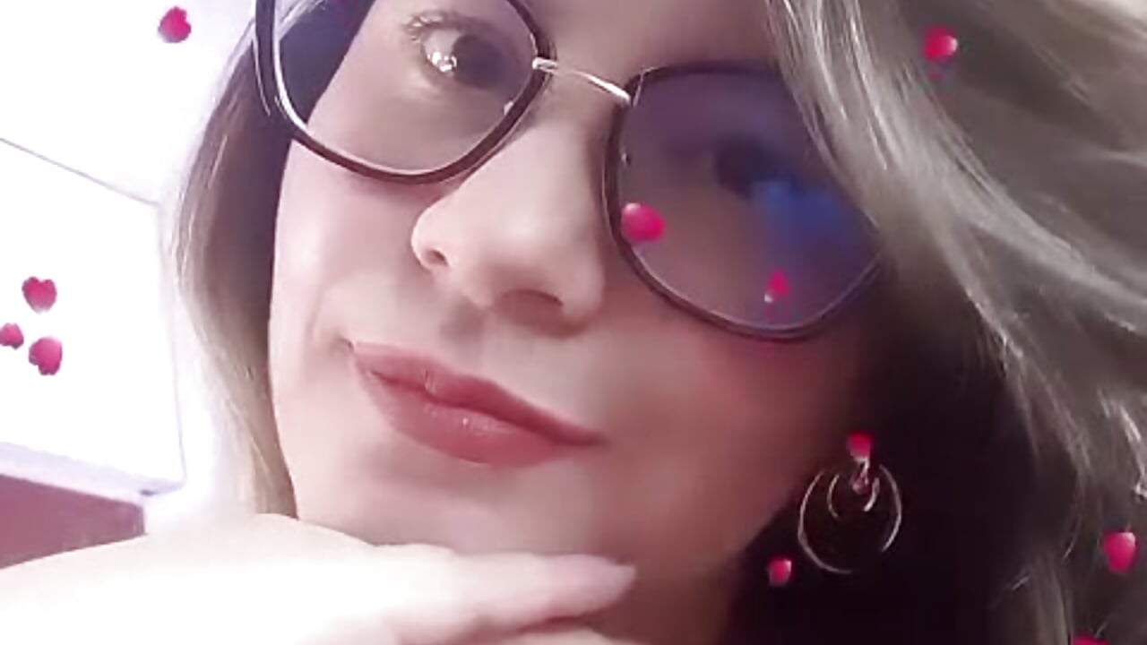 here something judicious but also naughty - video by Chanelll_Taylorr_ cam model