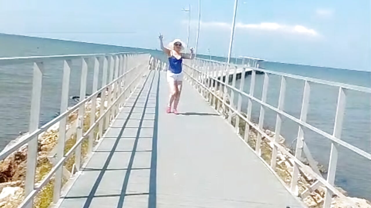 Dancing on the new Coveñas tourist pier, it was inaugurated last year 2024💃💃💙 - video by Chanelll_Taylorr_ cam model