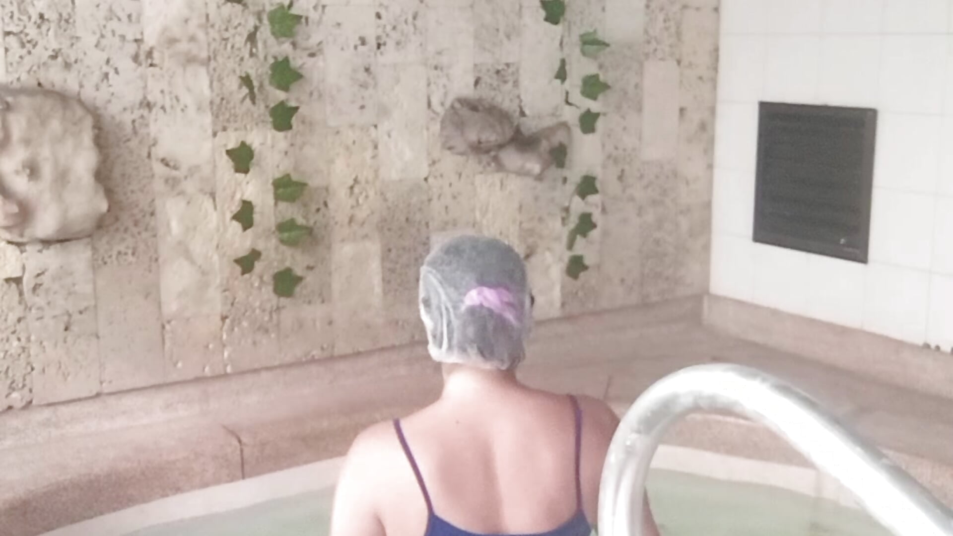 Jacuzzi 🥶🥶🥶🥶🥶🥶 De la thérapie, mais l'eau était froide ! - Chanelll_Taylorr_ 캠 모델의 동영상