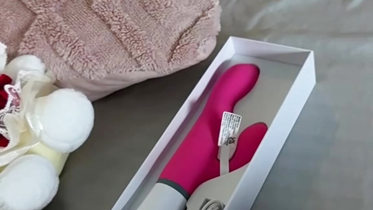 My new toy its on!😚 - video oleh katiepeach_ kamera model