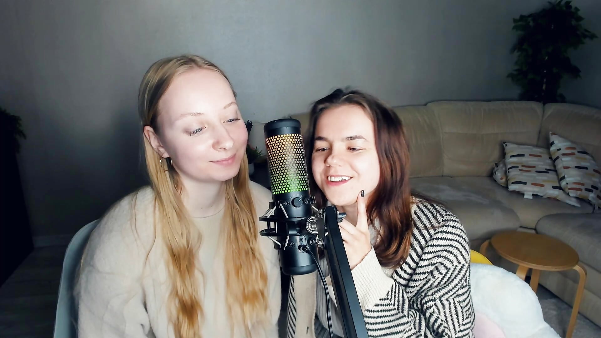 Our ASMR - video by LorettaGrass cam model