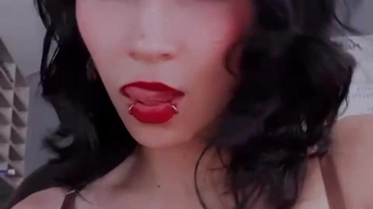 😉💋 - video by Naomi-Haruno cam model