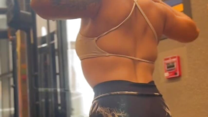 training - vídeo de la modelo de cam Emily_robertss