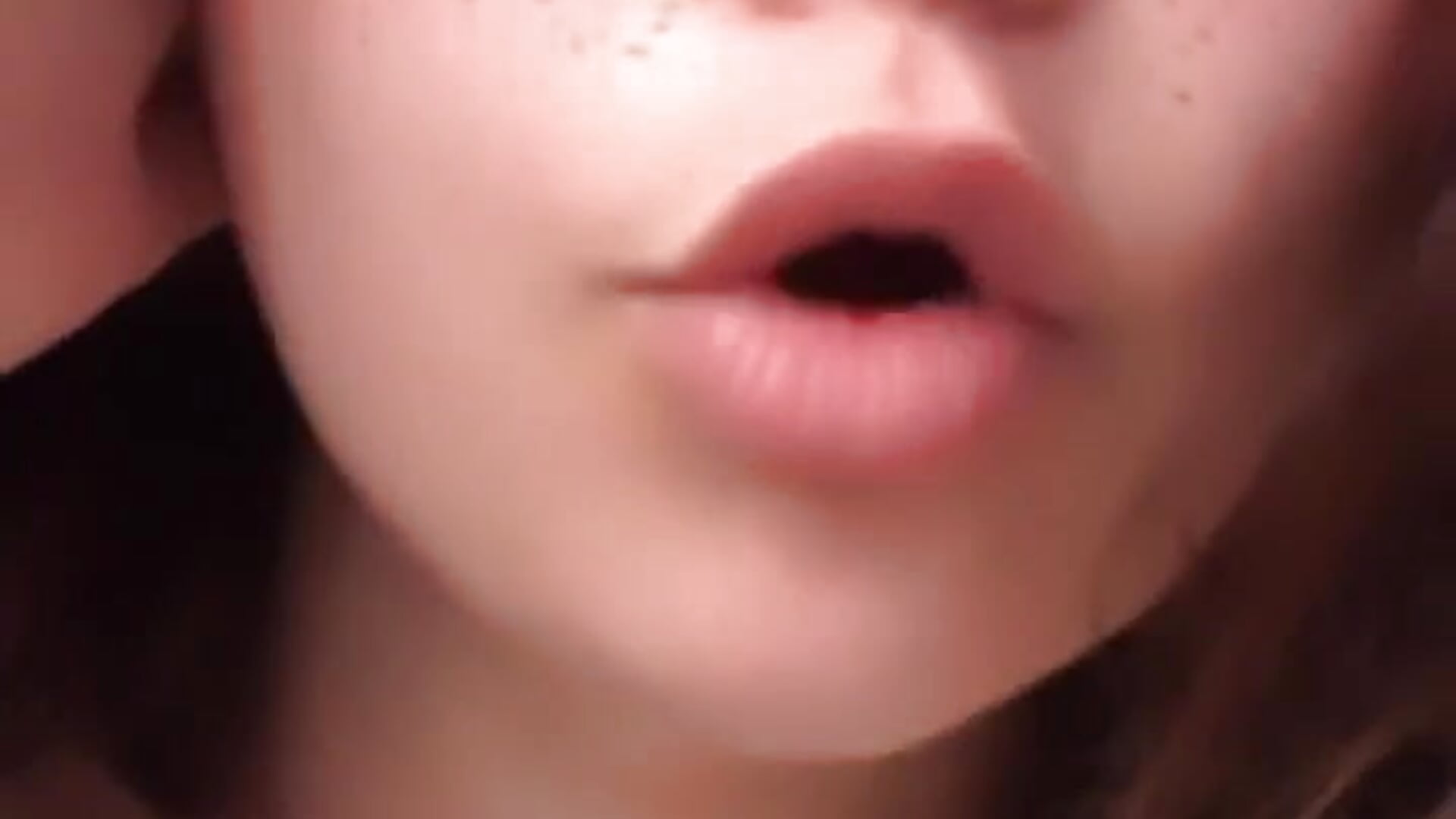 funny :)))– Amarieni kameramodell videója