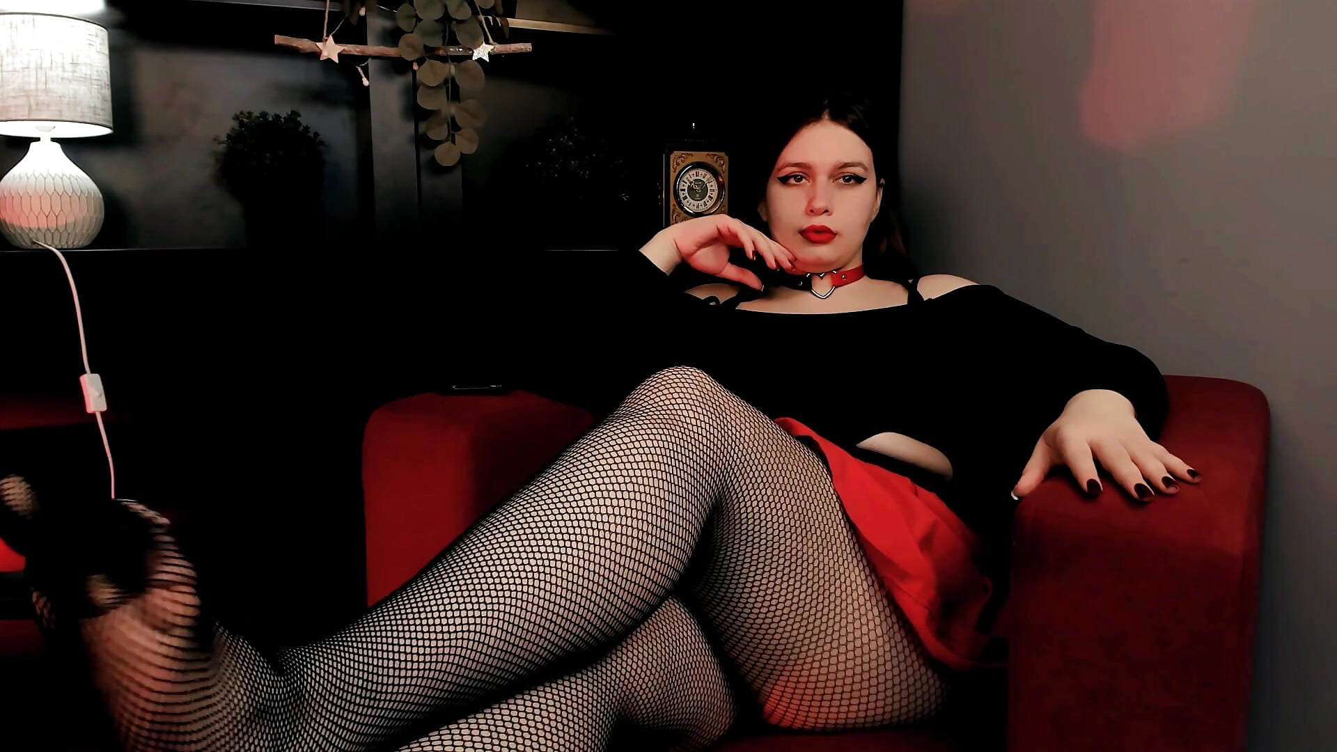 Yours in tights... do you like it?🖤🍒🥵 - video av FioraMarmoris cam-modell