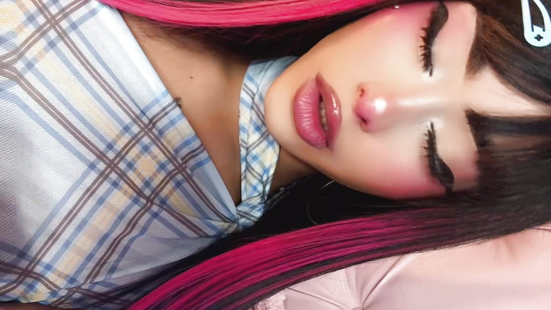 🧿 - video by Cute_Roxxy cam model