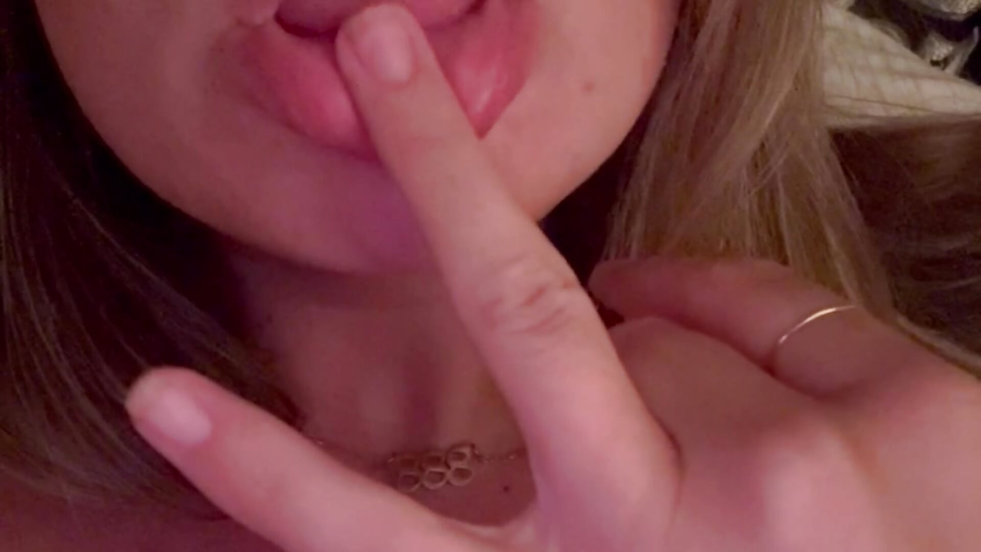 Finger & Taste Sweet Pussy