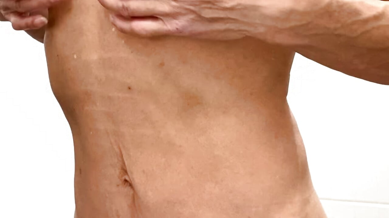 Play with nipples - video by benben404 cam model