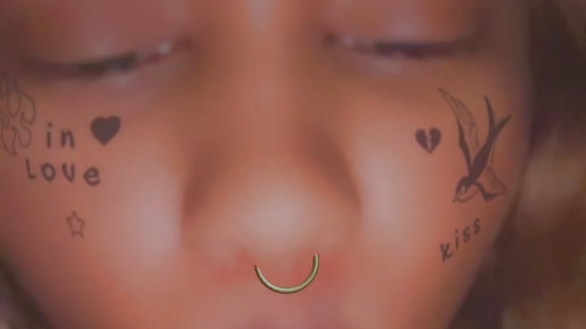 C0E3EA39-5F65-4369-826D-C32ACB895C5E - video av Sexy_ebony_BunNey cam model