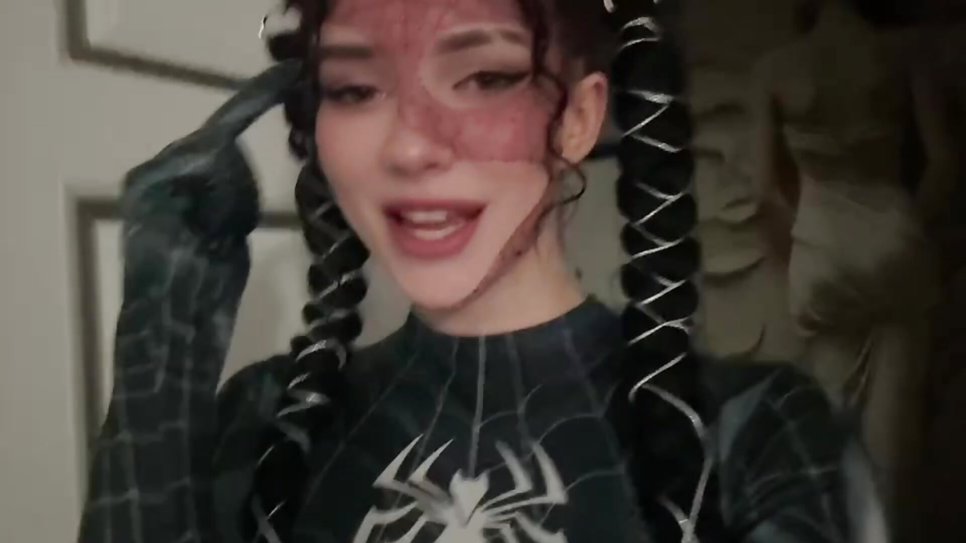 Do you want me to repeat this image on stream? - video di ammy_cummy modella di cam