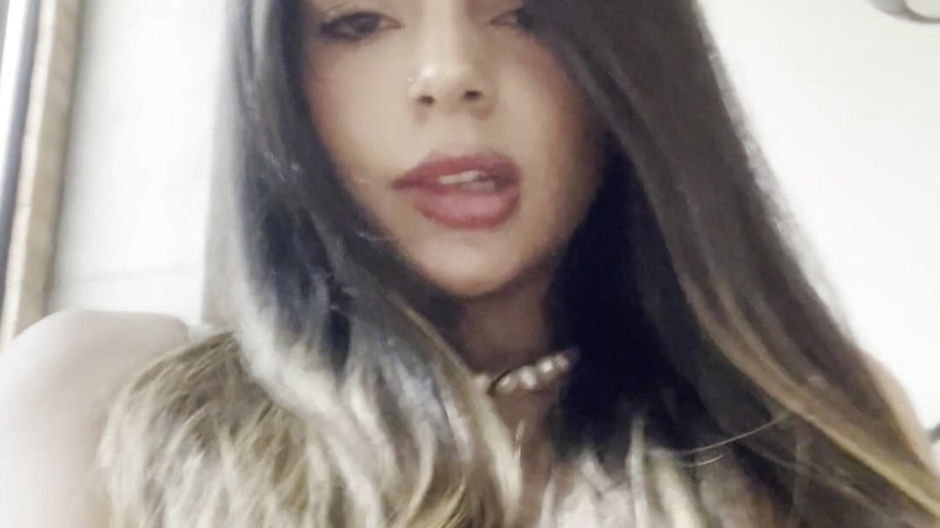 Welcome to you, I have a sensual and erotic dance😈 - video by Julieta_Hampton cam model