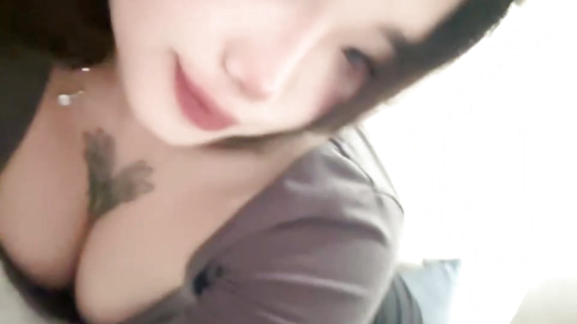 <3