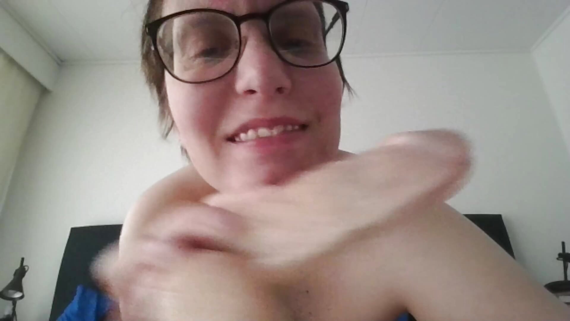 Onani on bed naked 2 feb 2025 - video by PernillaGirl cam model