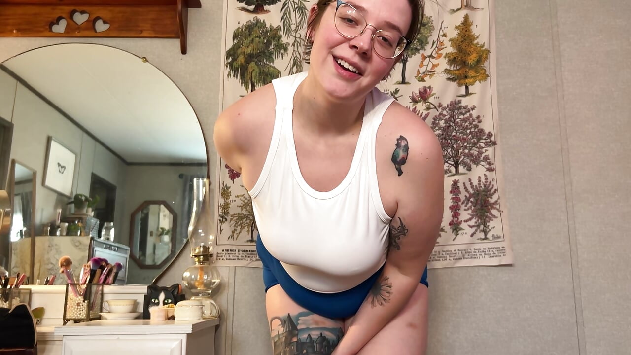 Ass Worship in Spandex Gym Shorts - video by Sweetdee222x cam model