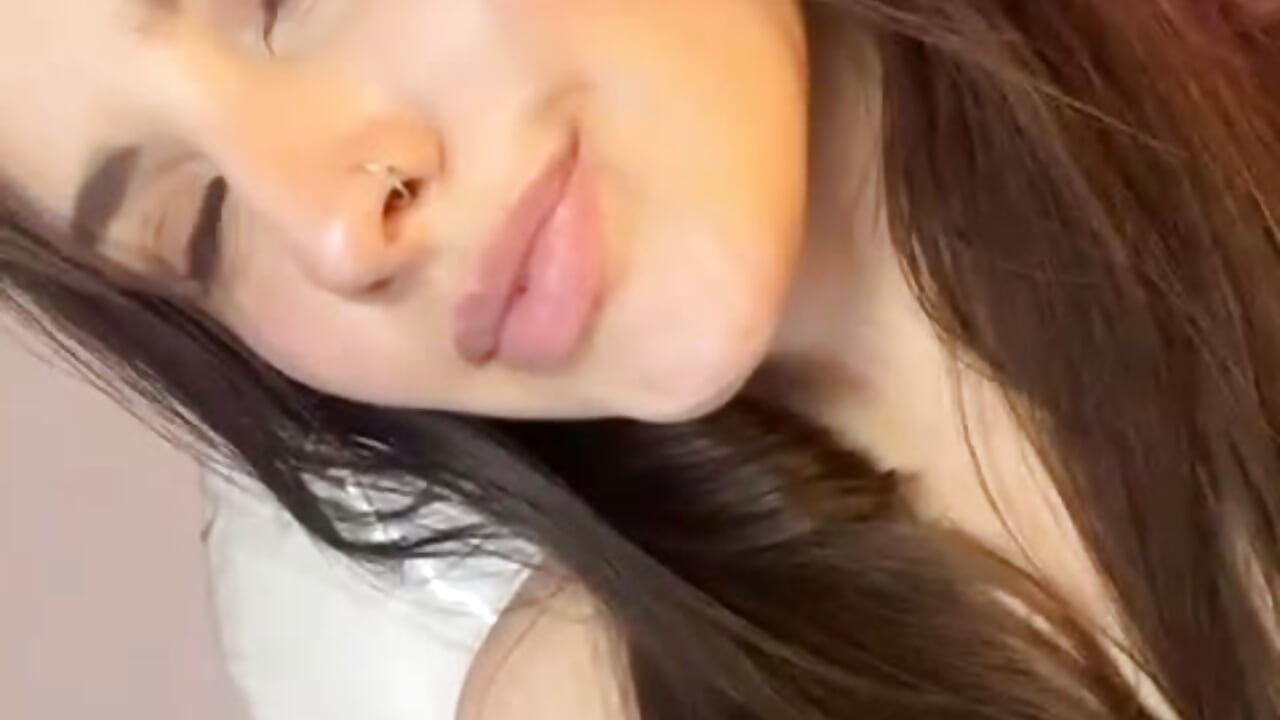 Kiss - video by Violeta_dss cam model