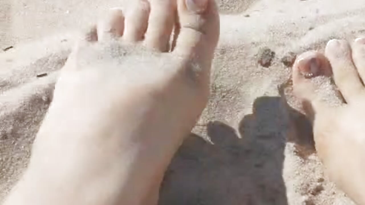 sweet feets on the beach