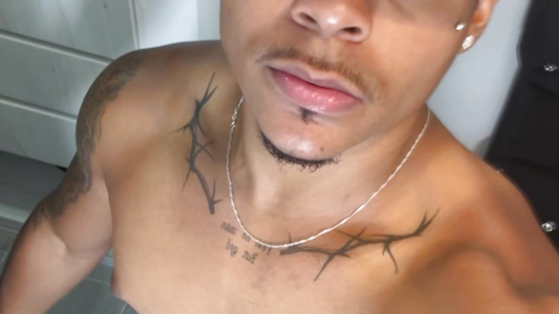 Kneel down and suck - Video von daikokuten_ Cam-Model