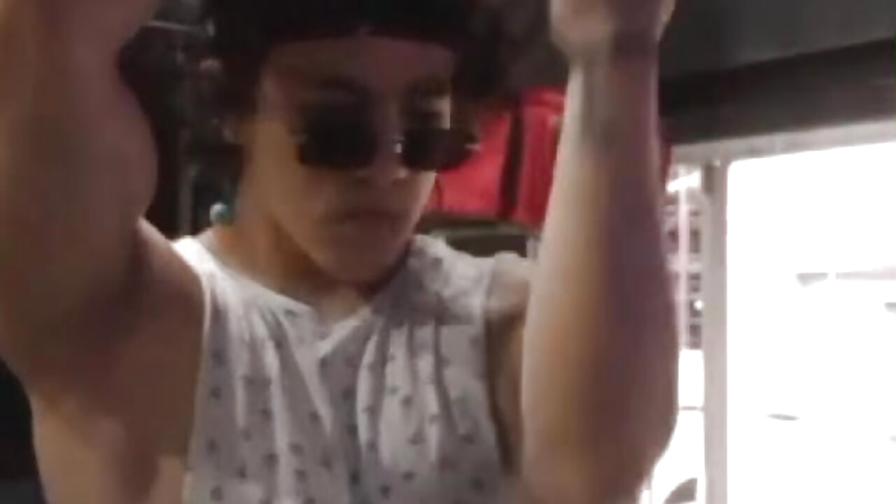 musculoso posing - video by bigryuk0 cam model