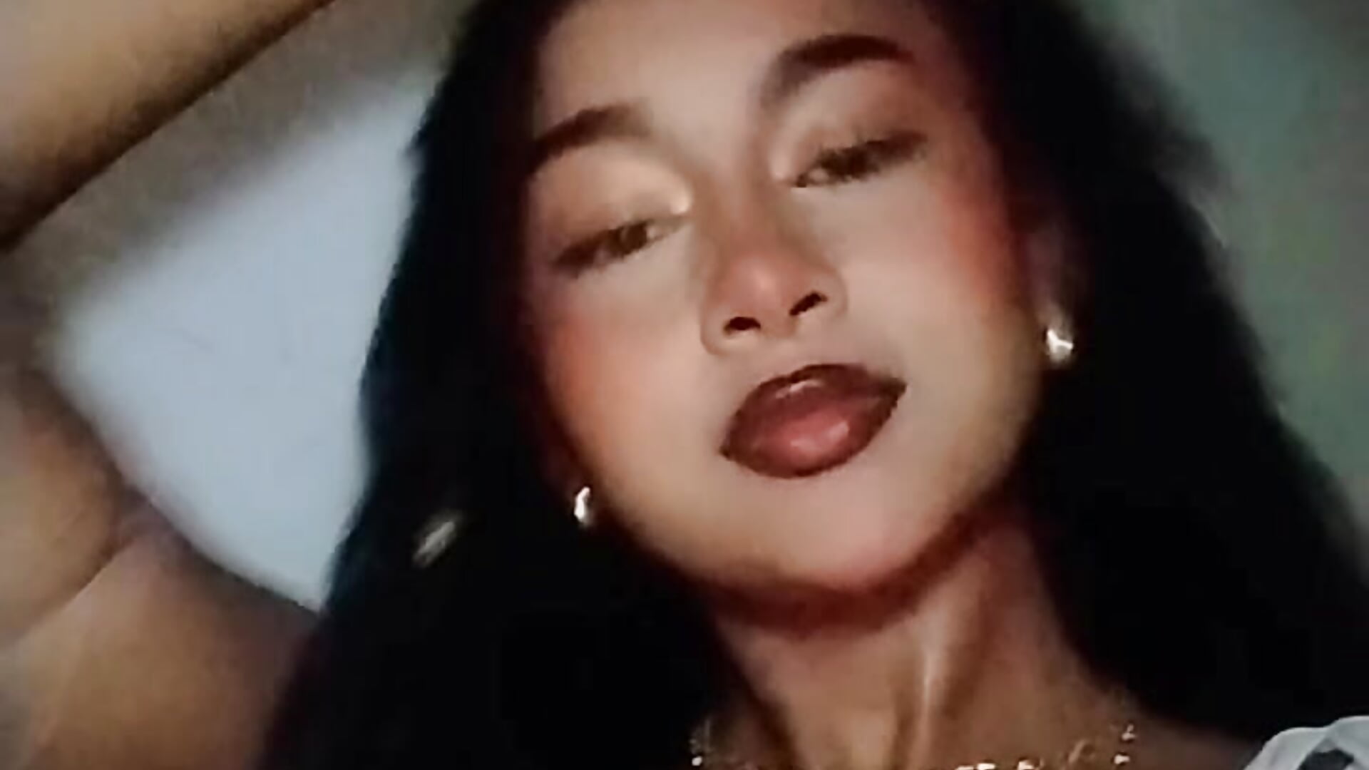 VID_42830110_151514_393 - video by brenda_a_ cam model