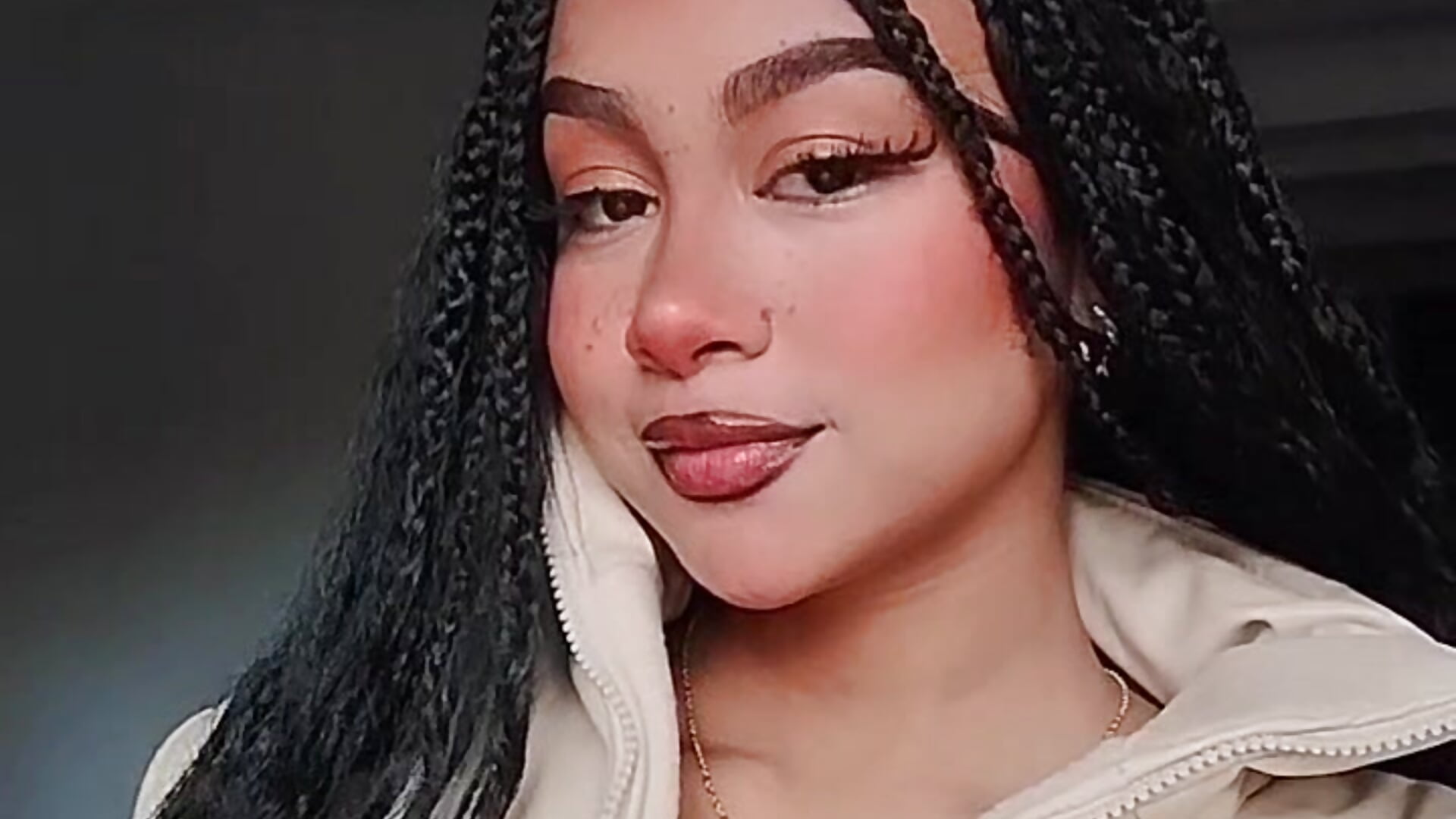 VID_179281206_024743_558 - video by brenda_a_ cam model