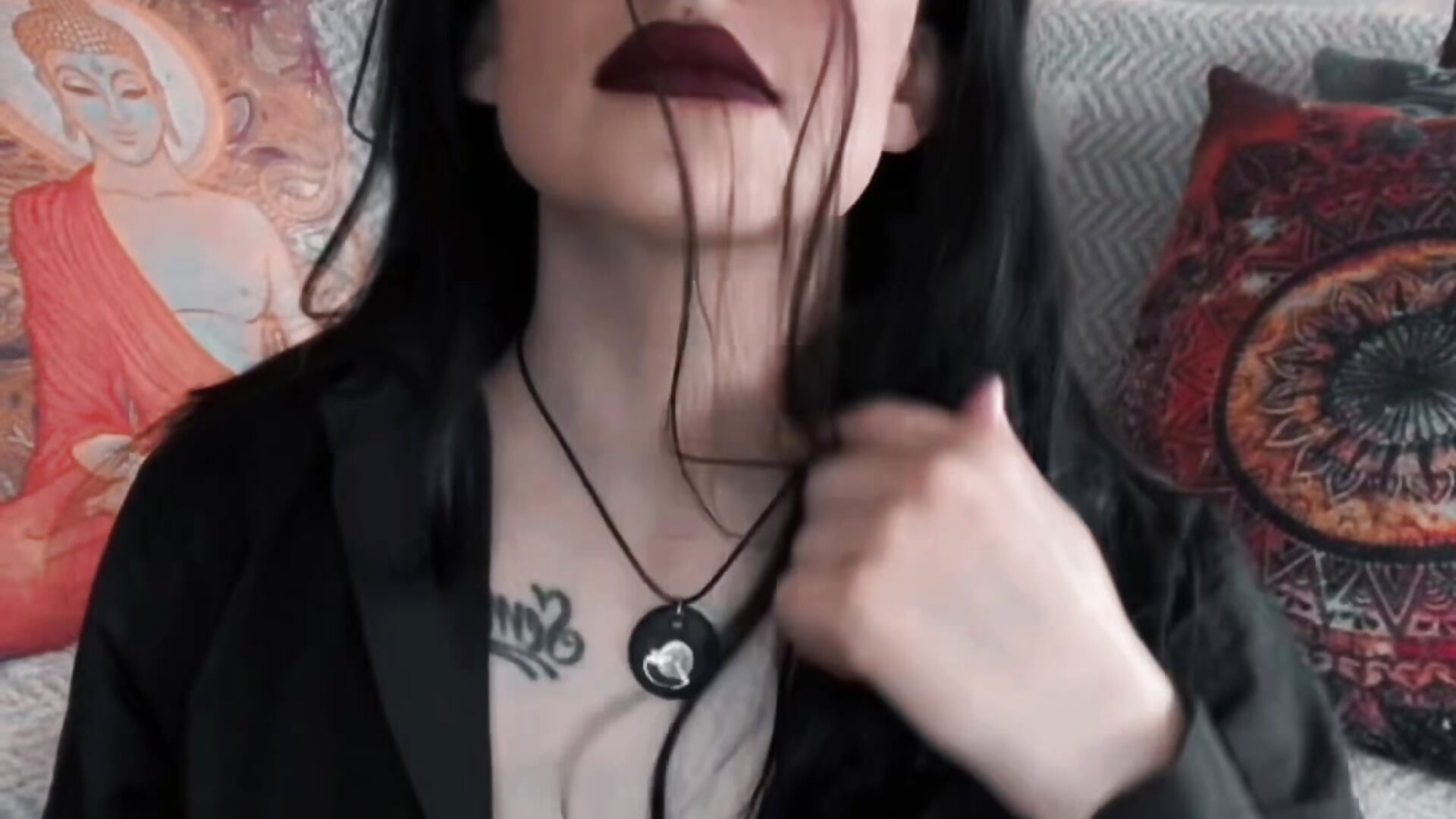 Cumm see a peak and I’ll definitely give back 😚 - video by RemyRayRose cam model