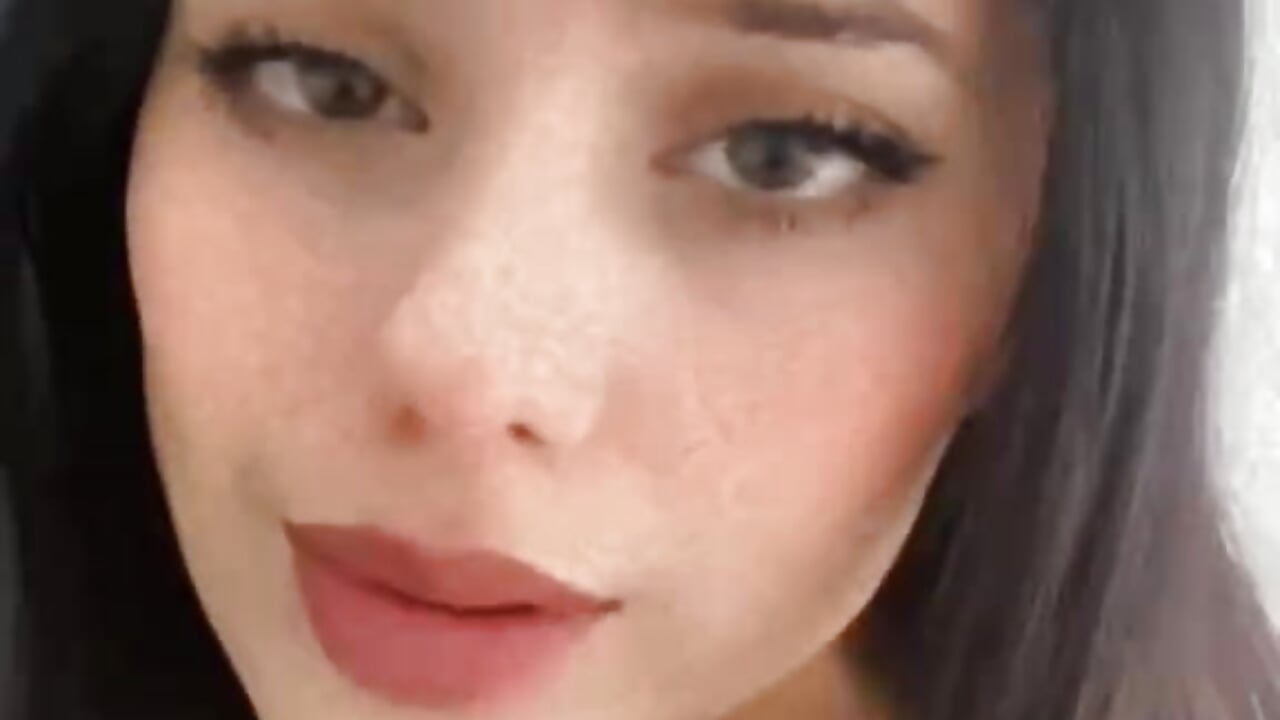 I like to sing sometimes hehe...😉 - video by WeendyRosee cam model