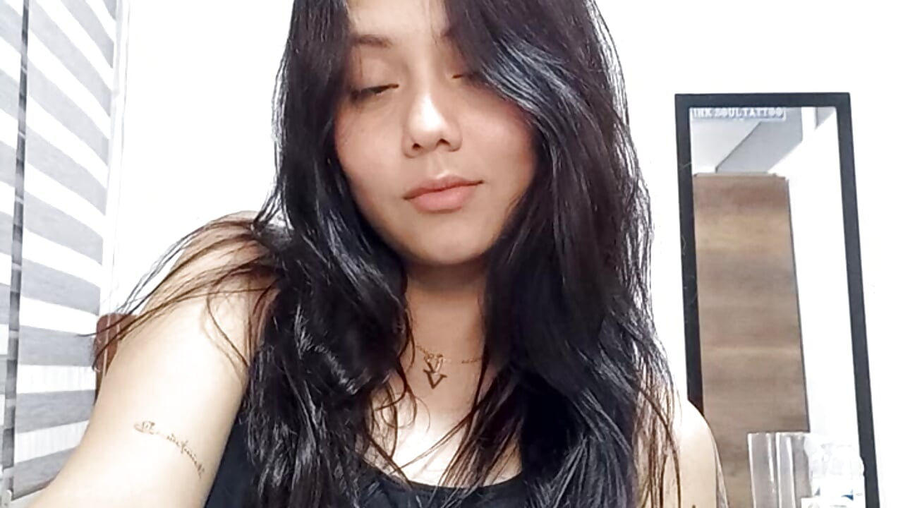 20240417_191530 - vidéo du modèle de showcams rebecca_collin