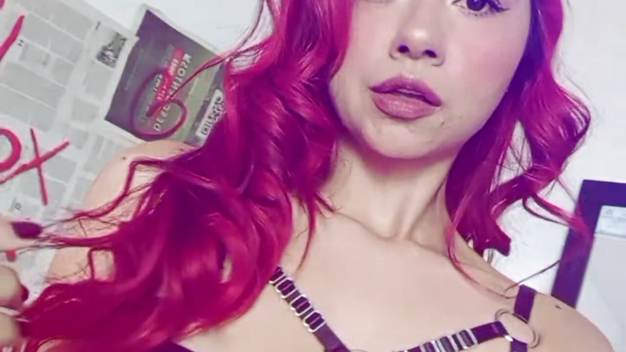 profile-intro-video-1742072077 - video by Dana_liberada_ cam model