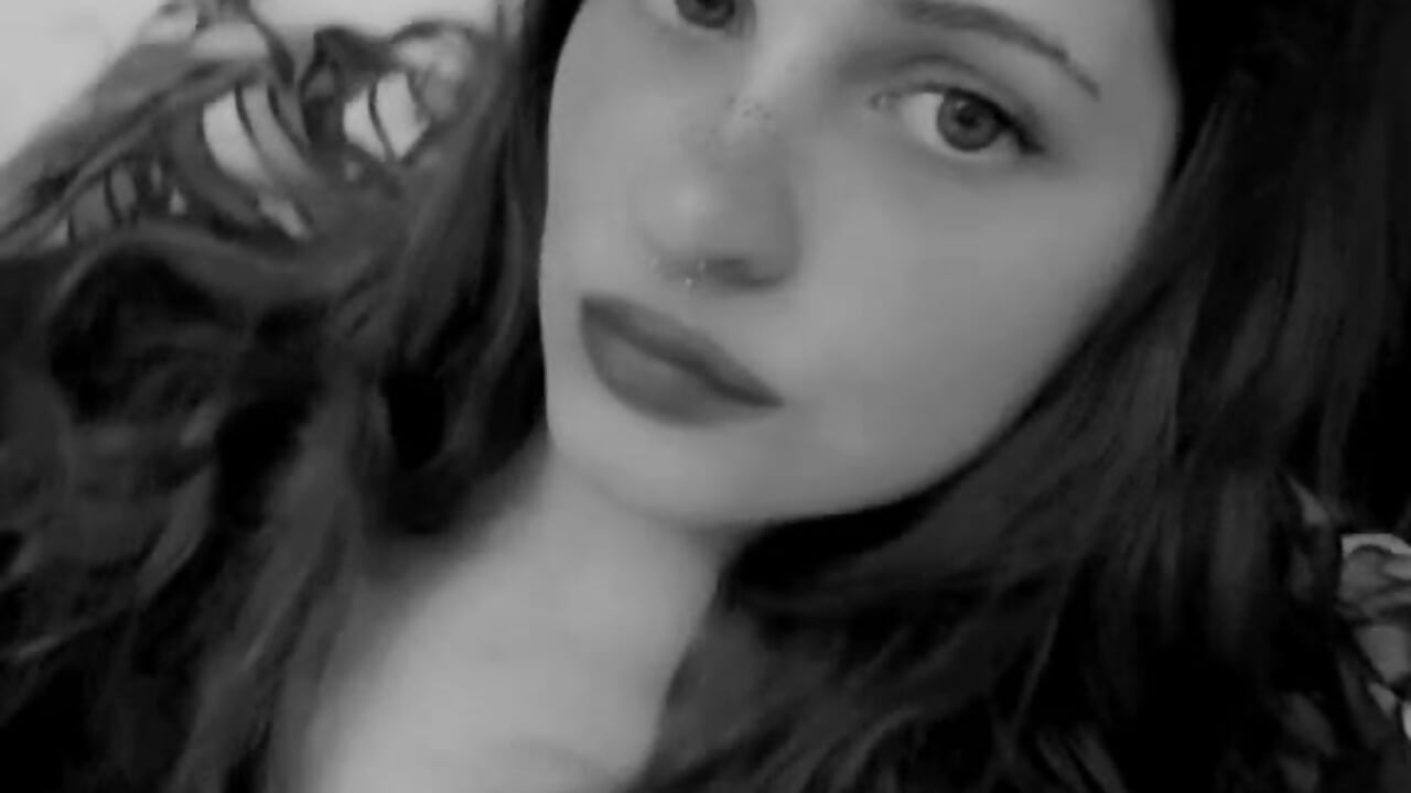 2024-05-01-020451655 - video by frutillaconcrema cam model