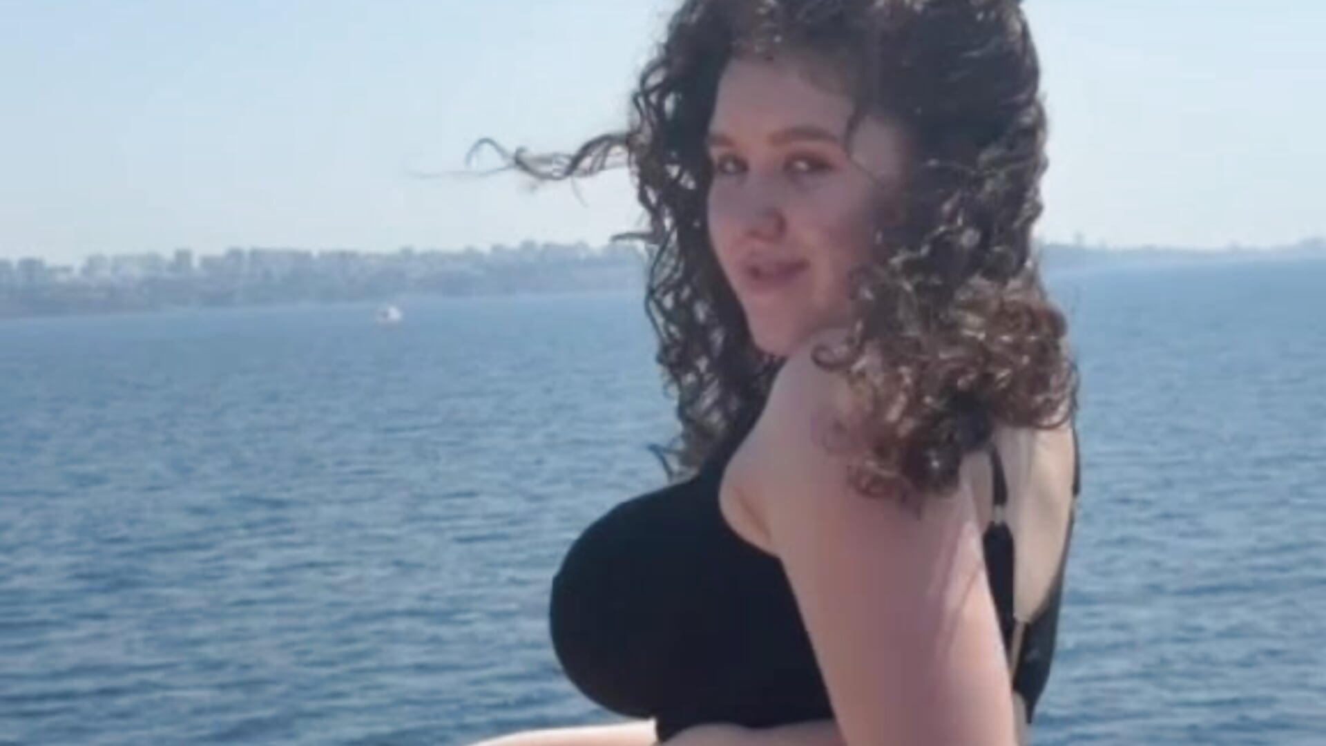 I love the sea..