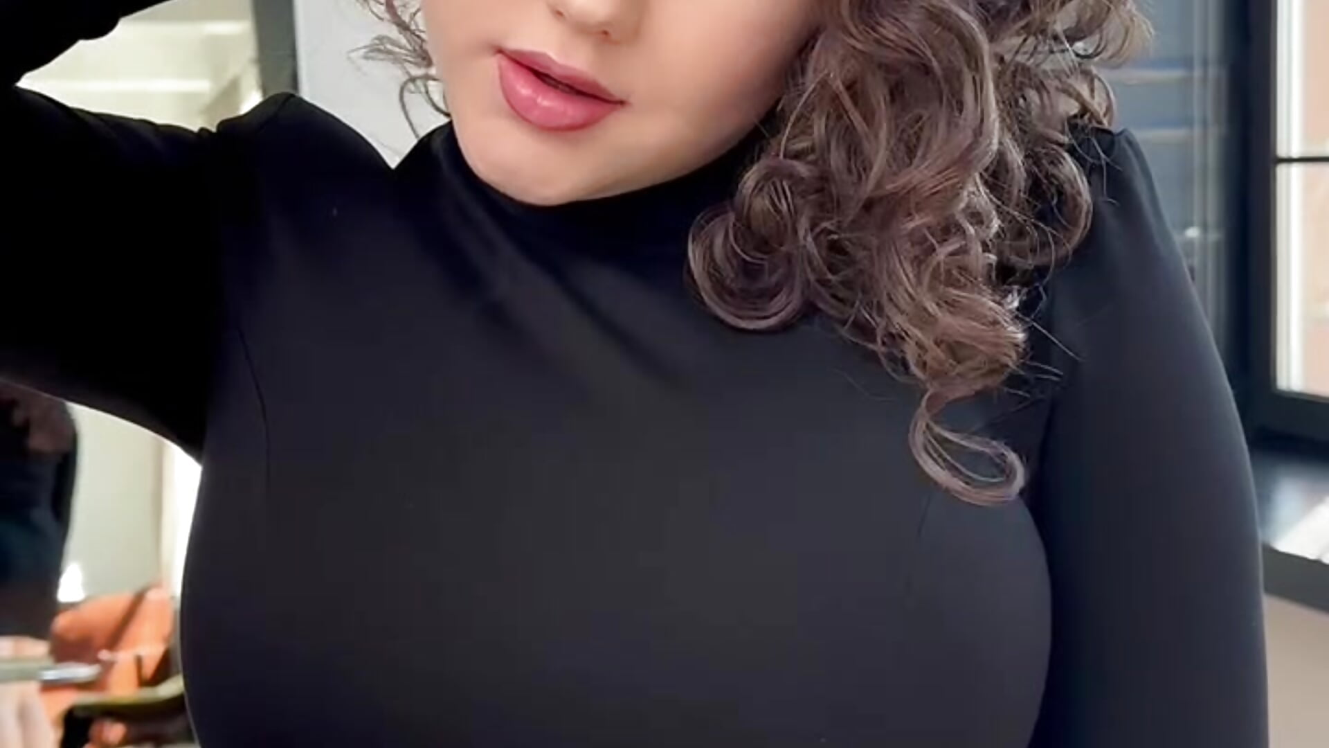 My favorite black dress - video di Ariella_Sol modella di cam