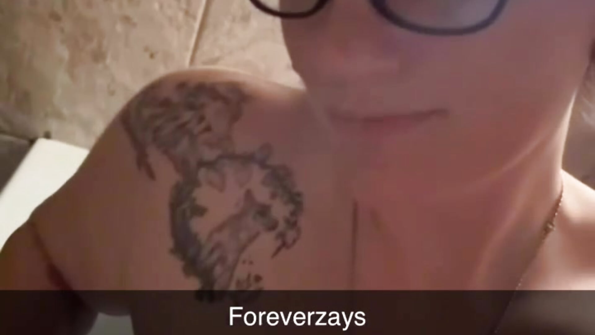 Bathtime - video foreverzays kameramallilta