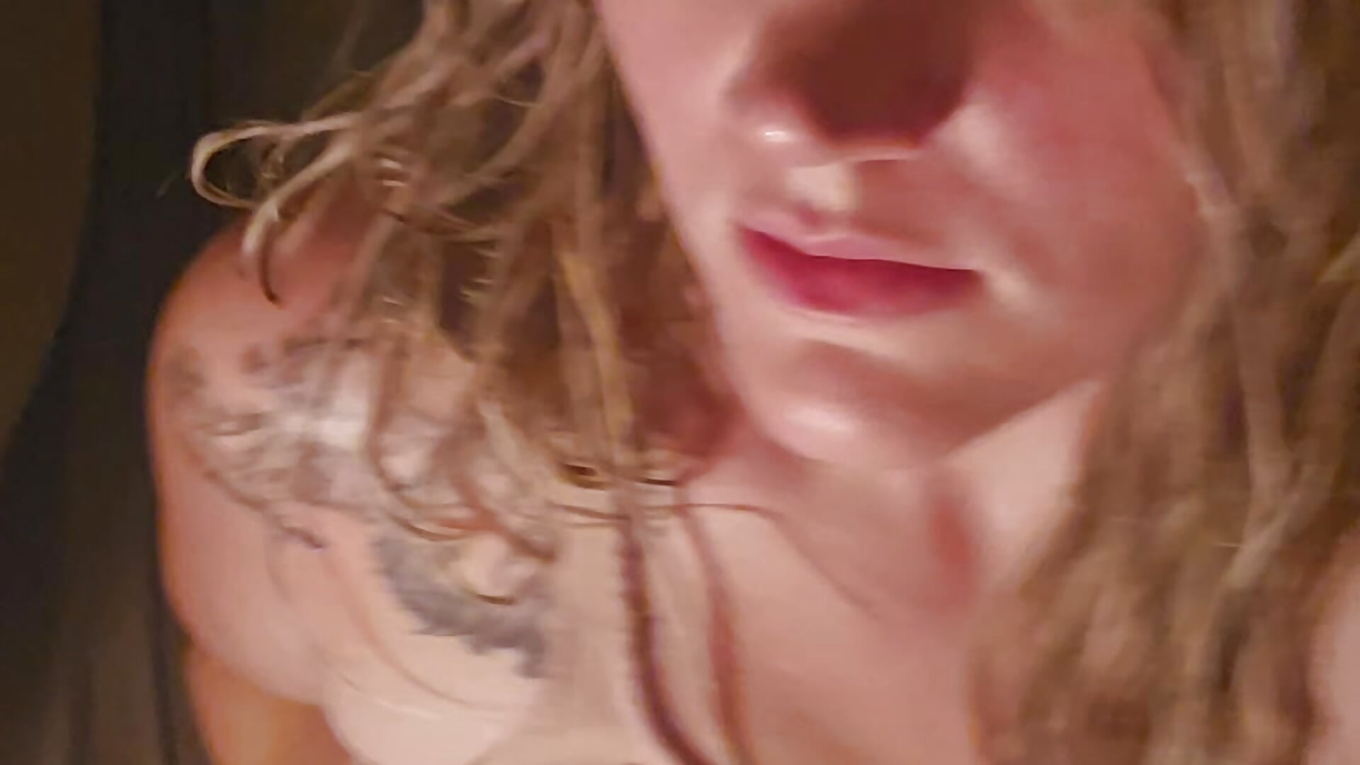 Oiled up for bed - foreverzays 的视频