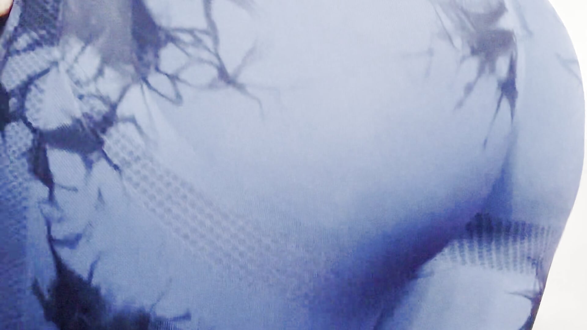 My ASS sticking out of my leggins 😳🤫🤫 - video by Sarahballiston_ cam model