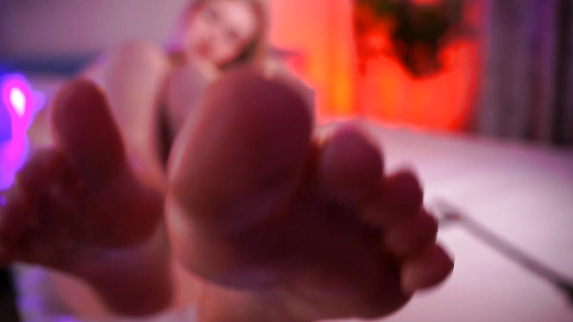 massage my oily feet