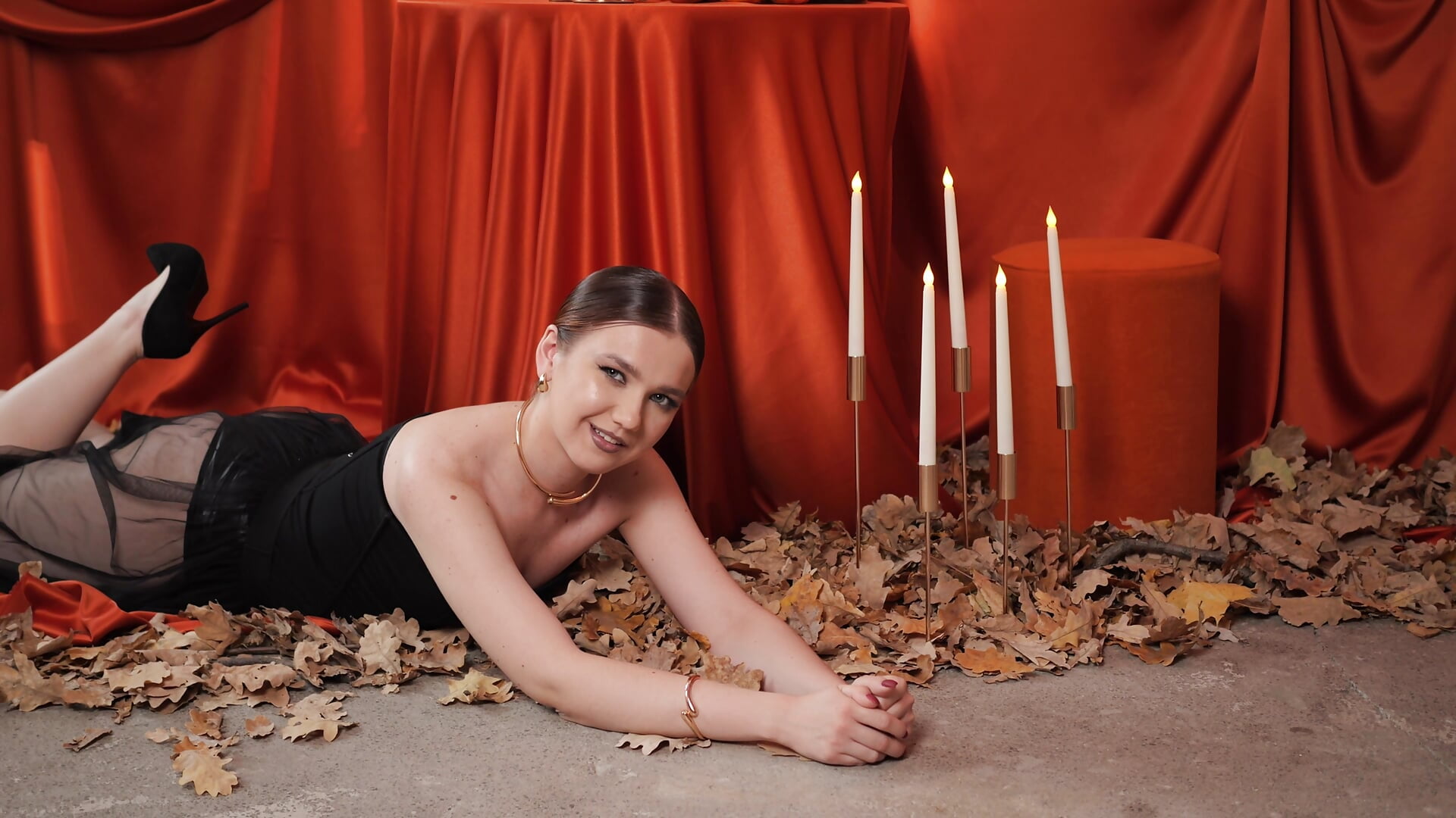 Glamor style - video by LessySmith cam model